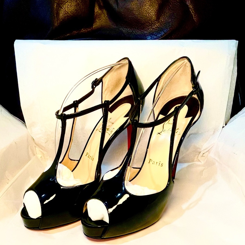 Christian Louboutin caged ankle strap peeptoe pumps. Glossy patent black 38.5 - Picture 9 of 14